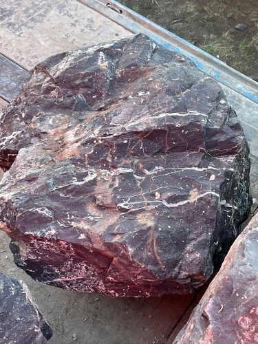 Камни для ландшафтного дизайна красно-фиолетовые 10-60 килограмм купить в Красноярск