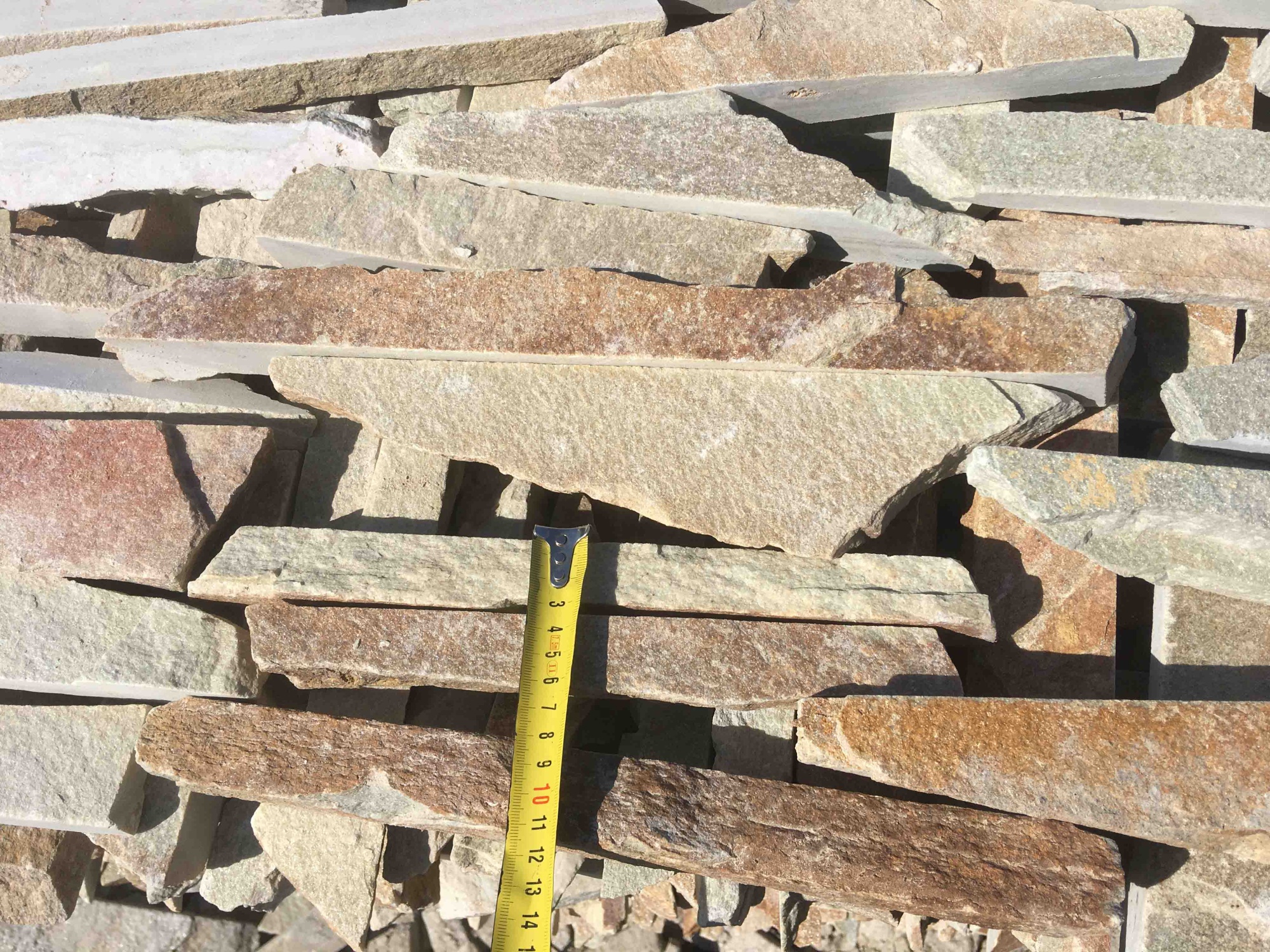 Горбушка златолит золотистый для облицовки купить в Красноярск