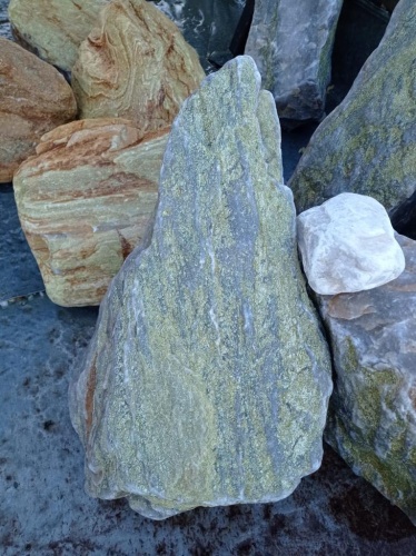 Златолит жёлтый, жёлто-зелёный глыбки и валуны для ланшафтного дизайна купить в Красноярск