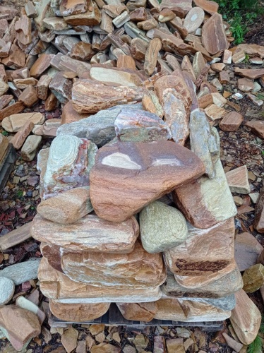 Златолит жёлтый, жёлто-зелёный глыбки и валуны для ланшафтного дизайна купить в Красноярск