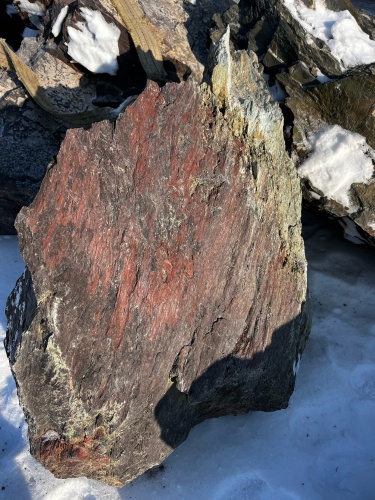 Ландшафтные глыбы красно-фиолетовые 200-1000 килограмм купить в Красноярск