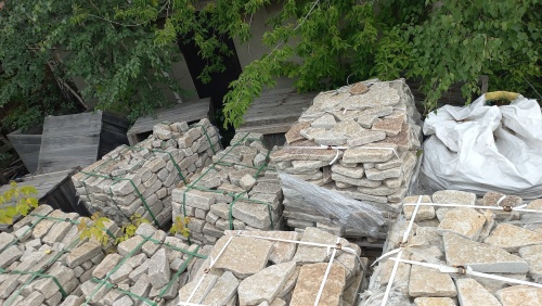 Гранитный плитняк галтованный для мощения купить в Красноярск