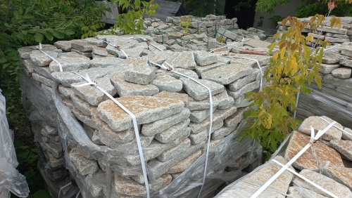 Гранитный плитняк галтованный для парковки купить в Красноярск