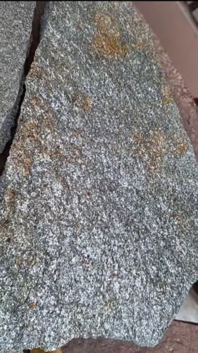 Плитняк златолит серебристый для цоколя, отмостки купить в Красноярск