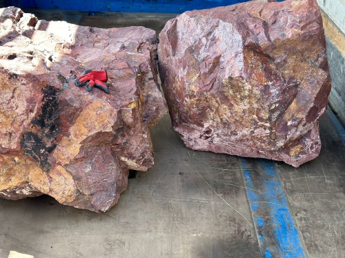 Ландшафтные глыбы красно-фиолетовые 200-1000 килограмм купить в Красноярск