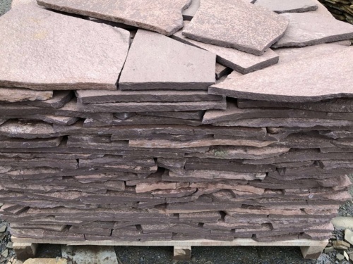 Плитняк лемезит бордовый для облицовки цоколя 20-25 мм  купить в Красноярск