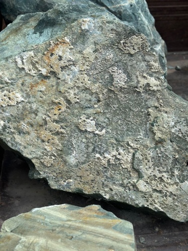 Ландшафтные глыбы зелёные 200-500 килограмм купить в Красноярск