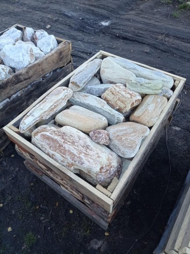 Златолит жёлтый, жёлто-зелёный глыбки и валуны для ланшафтного дизайна купить в Красноярск