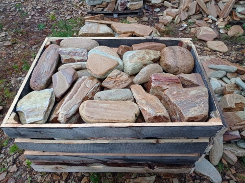 Златолит жёлтый, жёлто-зелёный глыбки и валуны для ланшафтного дизайна купить в Красноярск