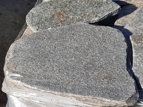 Златолит серебристый галтованный для лестниц купить в Красноярск