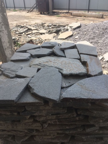 Златолит серебристый галтованный для лестниц купить в Красноярск